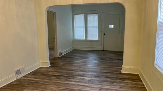 904 Jessamine Avenue E, Saint Paul, MN 55106