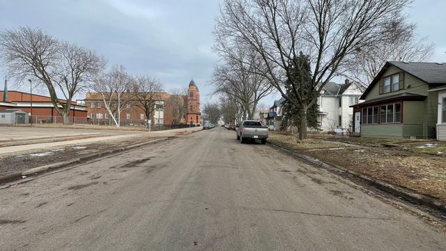 904 Jessamine Avenue E, Saint Paul, MN 55106