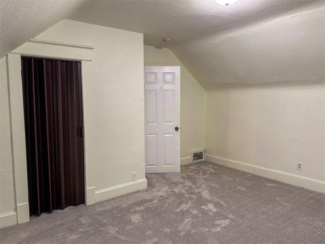 904 Jessamine Avenue E, Saint Paul, MN 55106