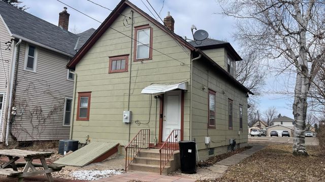 904 Jessamine Avenue E, Saint Paul, MN 55106