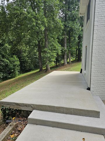 580 Fox Run Ln, Lafayette, TN 37083