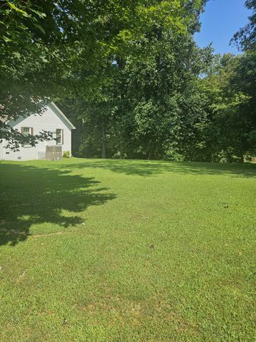 580 Fox Run Ln, Lafayette, TN 37083
