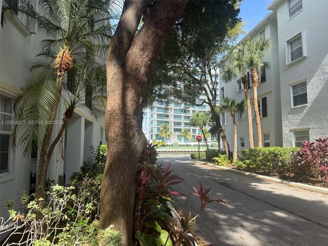 3215 NE 184th St 14109, Aventura, FL 33160