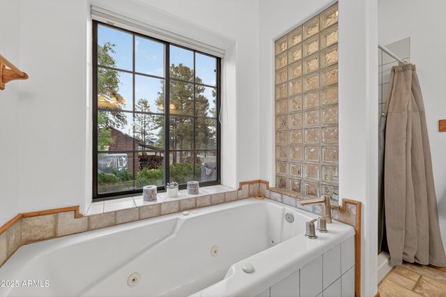 11990 Glodia Drive, Flagstaff, AZ 86004