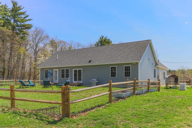 101 Mast Road, Lee, NH 03861