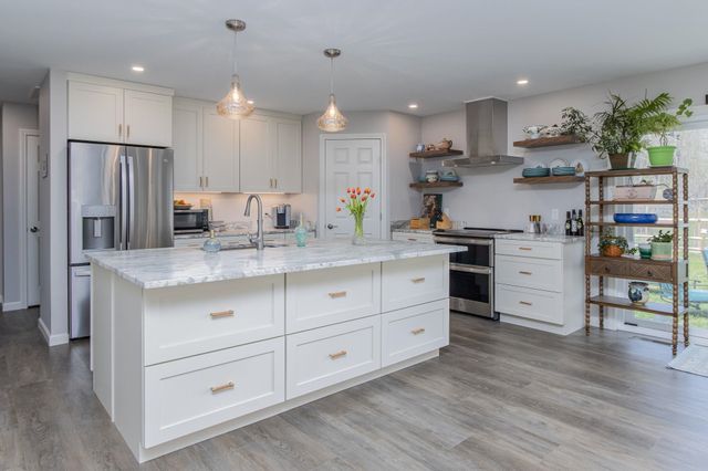 101 Mast Road, Lee, NH 03861