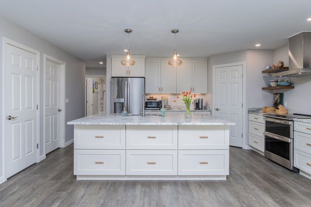 101 Mast Road, Lee, NH 03861