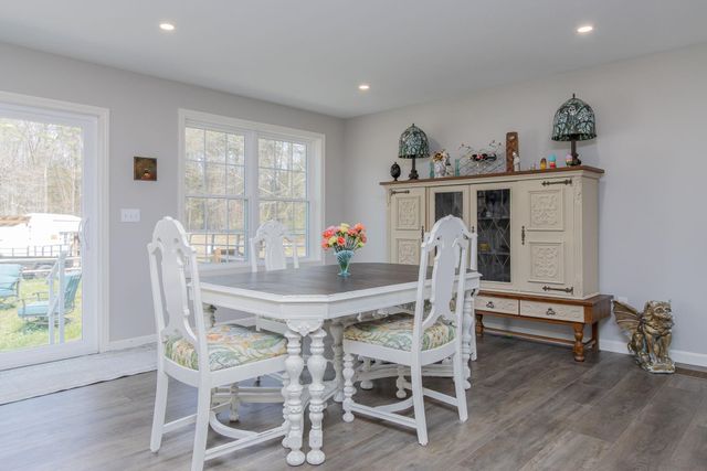 101 Mast Road, Lee, NH 03861