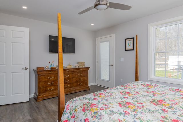 101 Mast Road, Lee, NH 03861