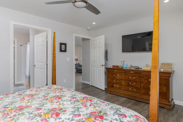 101 Mast Road, Lee, NH 03861