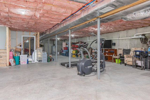 101 Mast Road, Lee, NH 03861