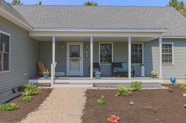 101 Mast Road, Lee, NH 03861