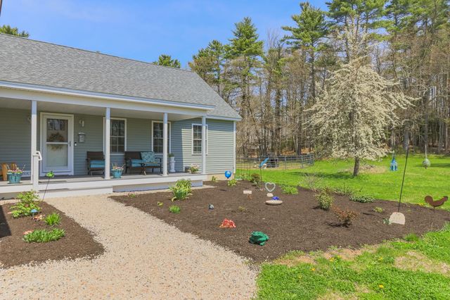 101 Mast Road, Lee, NH 03861