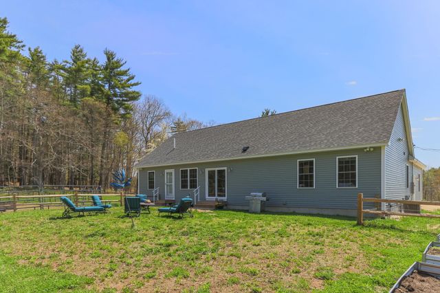 101 Mast Road, Lee, NH 03861