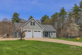 101 Mast Road, Lee, NH 03861