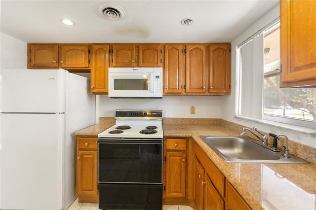 8081 N Sunrise Lakes Drive 203, Sunrise, FL 33322