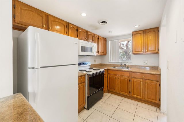 8081 N Sunrise Lakes Drive 203, Sunrise, FL 33322