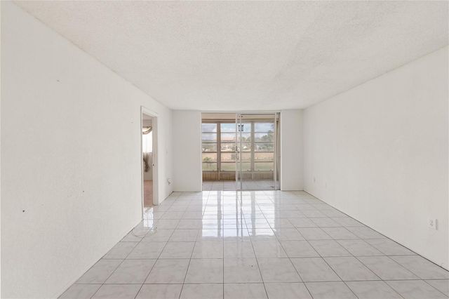 8081 N Sunrise Lakes Drive 203, Sunrise, FL 33322