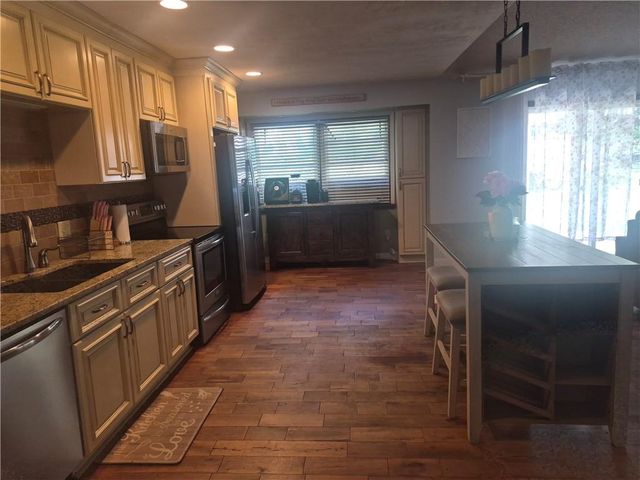 9310 E 83rd Street, Raytown, MO 64138