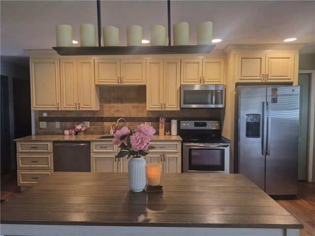 9310 E 83rd Street, Raytown, MO 64138