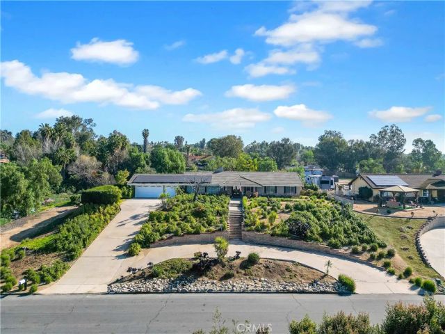 16750 Canyon View Drive, Riverside, CA 92504