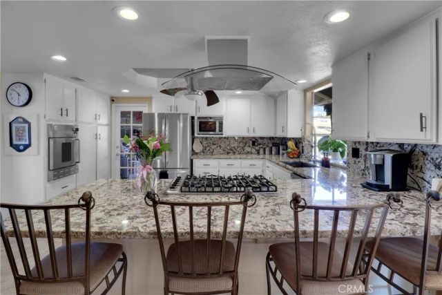 16750 Canyon View Drive, Riverside, CA 92504