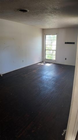 5903 Willow Glen Drive, Houston, TX 77033