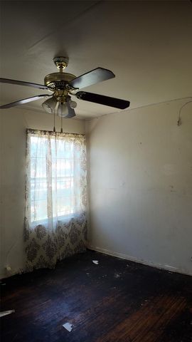 5903 Willow Glen Drive, Houston, TX 77033
