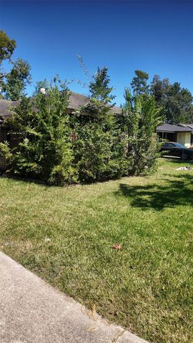 5903 Willow Glen Drive, Houston, TX 77033