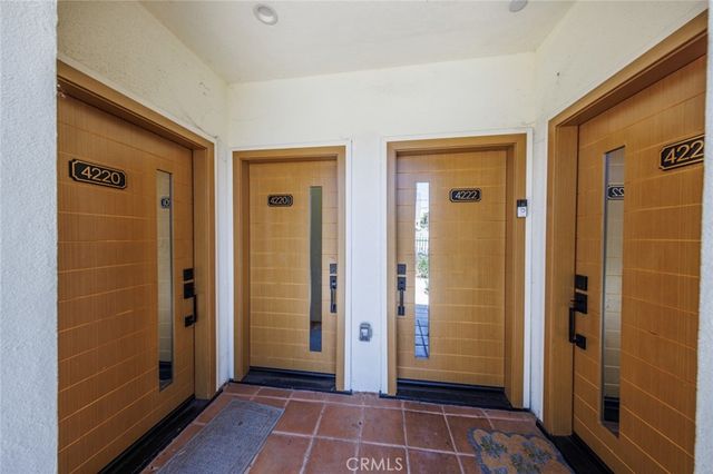 4220 W Adams, Los Angeles, CA 90018
