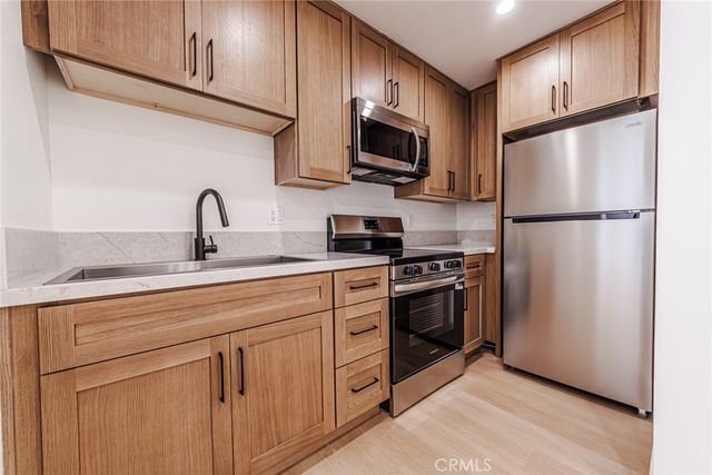 4220 W Adams, Los Angeles, CA 90018