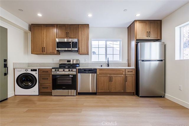 4220 W Adams, Los Angeles, CA 90018