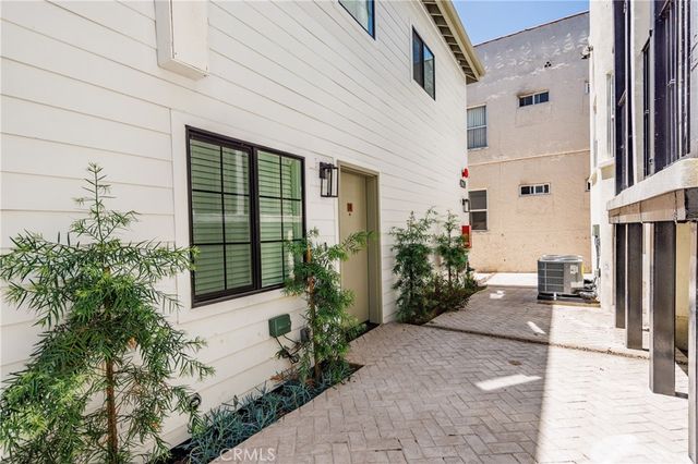4220 W Adams, Los Angeles, CA 90018