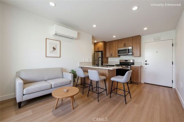 4220 W Adams, Los Angeles, CA 90018