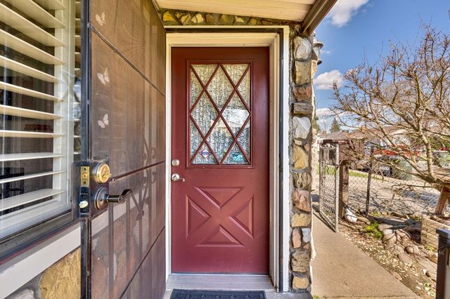 4980 Alcott Dr, Sacramento, CA 95820