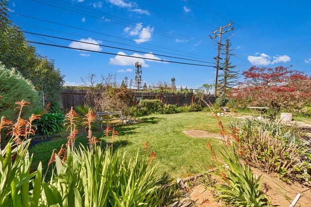 4980 Alcott Dr, Sacramento, CA 95820