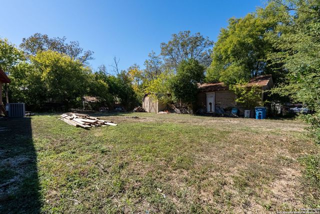 135 N Plum Ave, New Braunfels, TX 78130