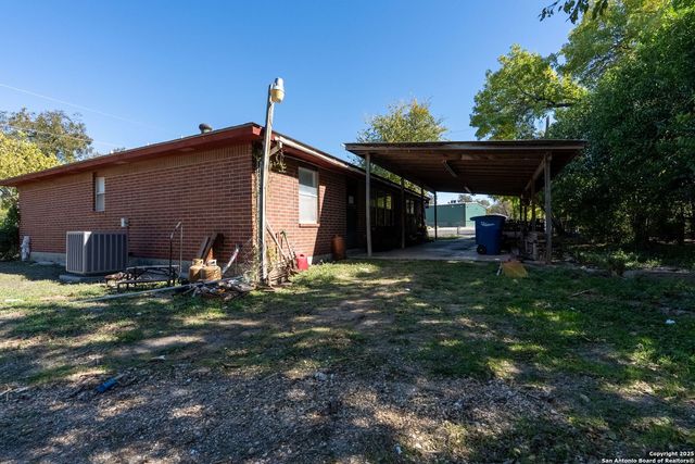 135 N Plum Ave, New Braunfels, TX 78130