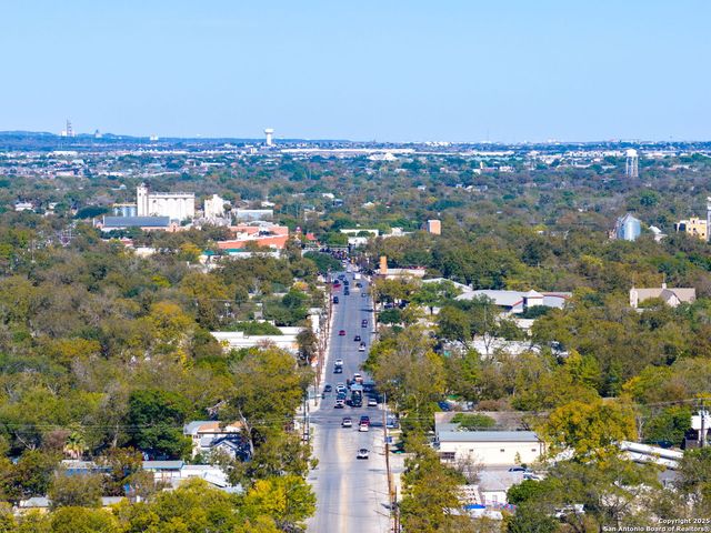 135 N Plum Ave, New Braunfels, TX 78130