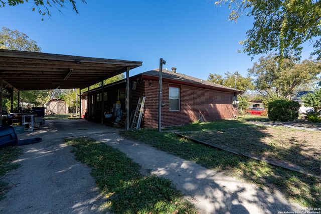 135 N Plum Ave, New Braunfels, TX 78130