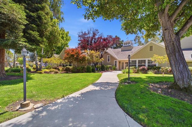 953 New England Village Street 340, Hayward, CA 94541