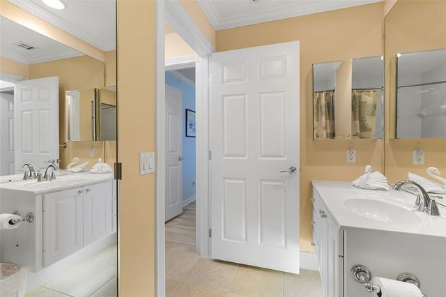 4957 Corsica Square, Vero Beach, FL 32967