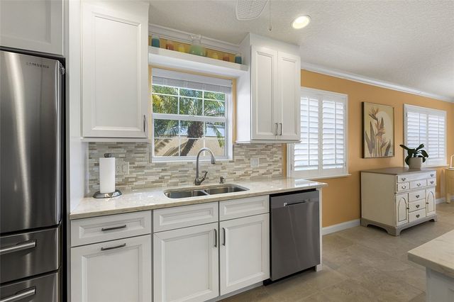 4957 Corsica Square, Vero Beach, FL 32967