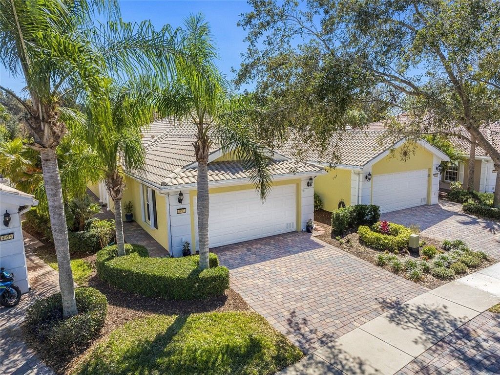 4957 Corsica Square, Vero Beach, FL 32967