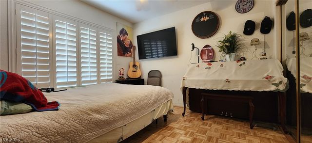 5034 Crooked Stick Way, Las Vegas, NV 89113