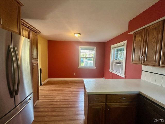 32 Patrick Circle, Fulton, NY 13069