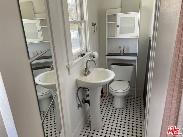 1920 S Rimpau Boulevard, Los Angeles, CA 90016