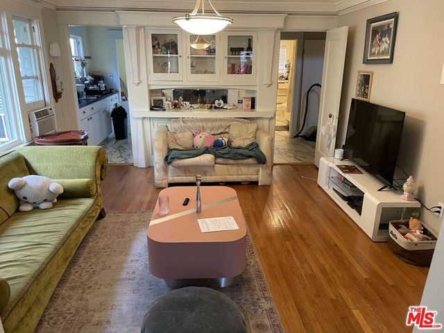 1920 S Rimpau Boulevard, Los Angeles, CA 90016