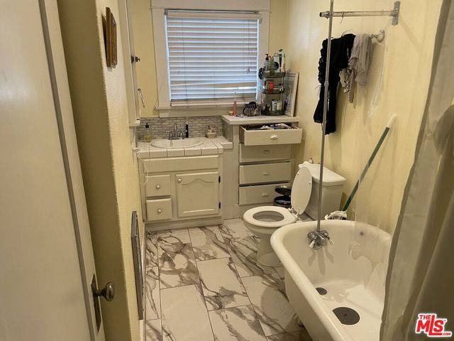 1920 S Rimpau Boulevard, Los Angeles, CA 90016