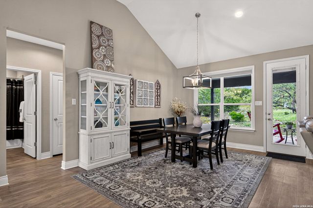 1403 COTTONWOOD RD, Fischer, TX 78623